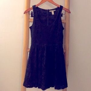 Banana Republic black lace A-line dress in 2P